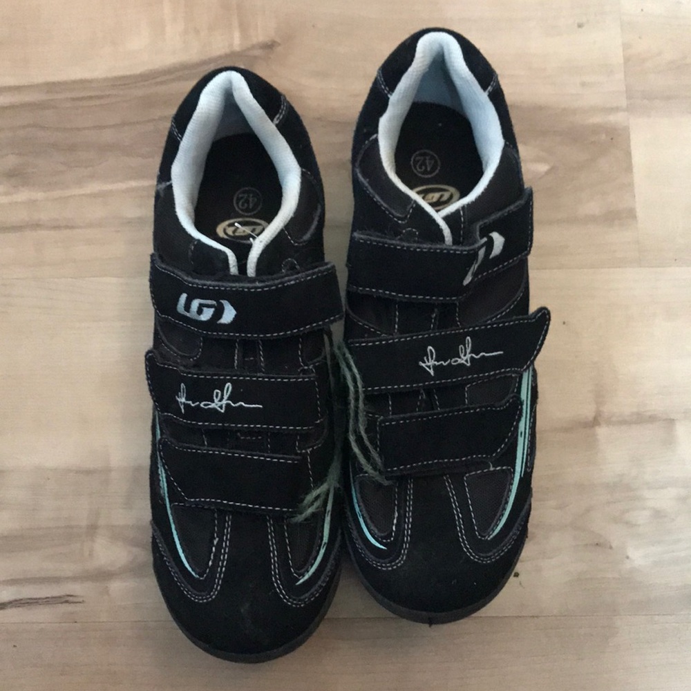 Cycling shoes